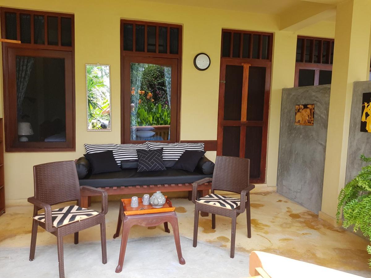Villa Lucky Star Tangalle Exteriör bild